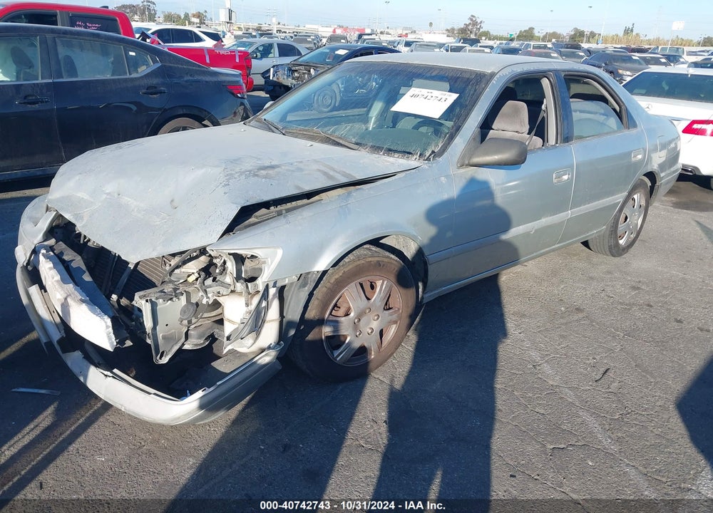 2001 TOYOTA CAMRY LE VIN: JT2BG22K710551812