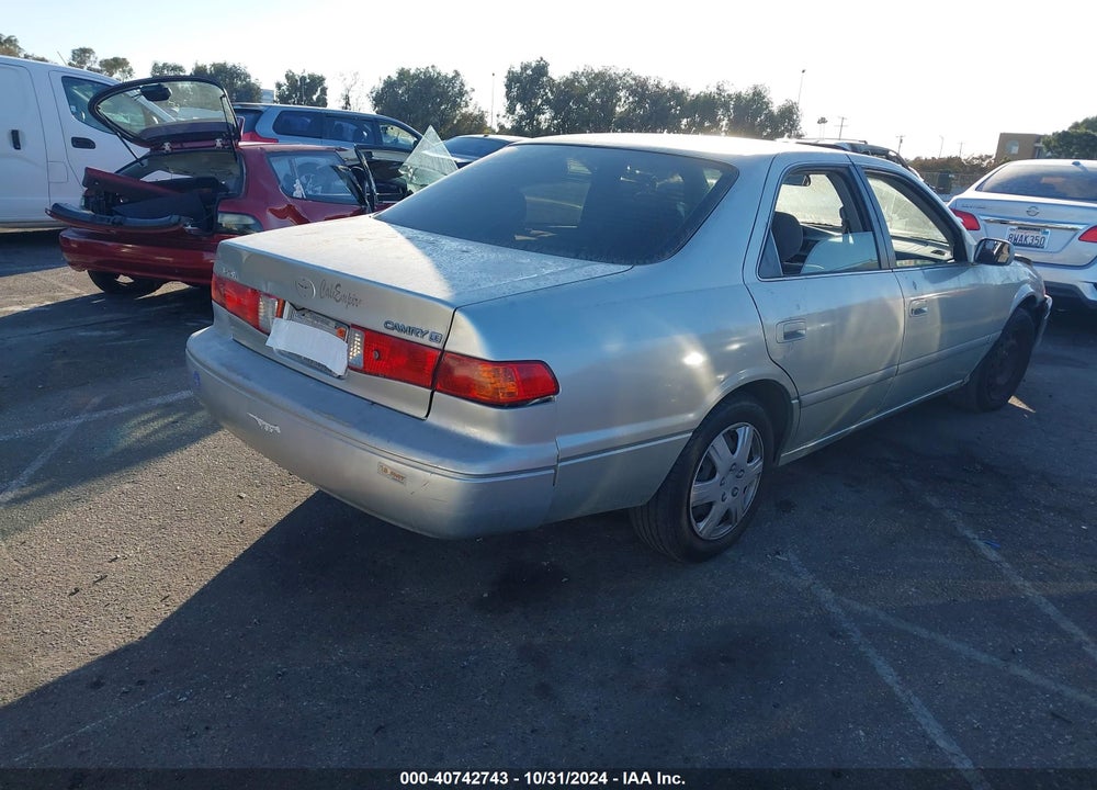 2001 TOYOTA CAMRY LE VIN: JT2BG22K710551812
