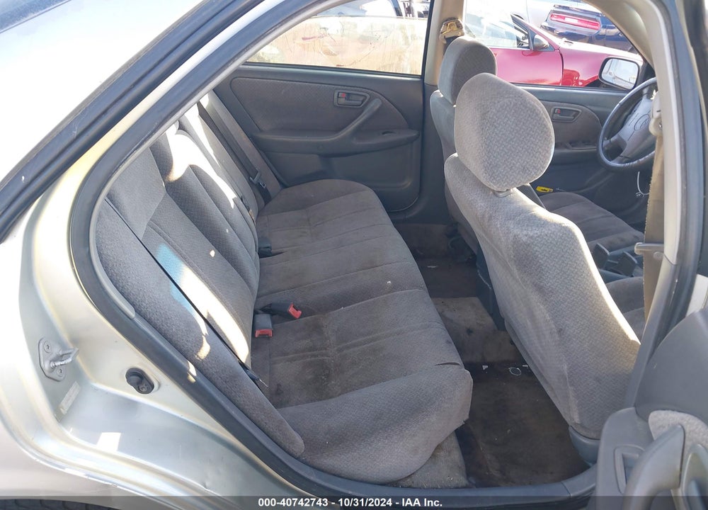 2001 TOYOTA CAMRY LE VIN: JT2BG22K710551812