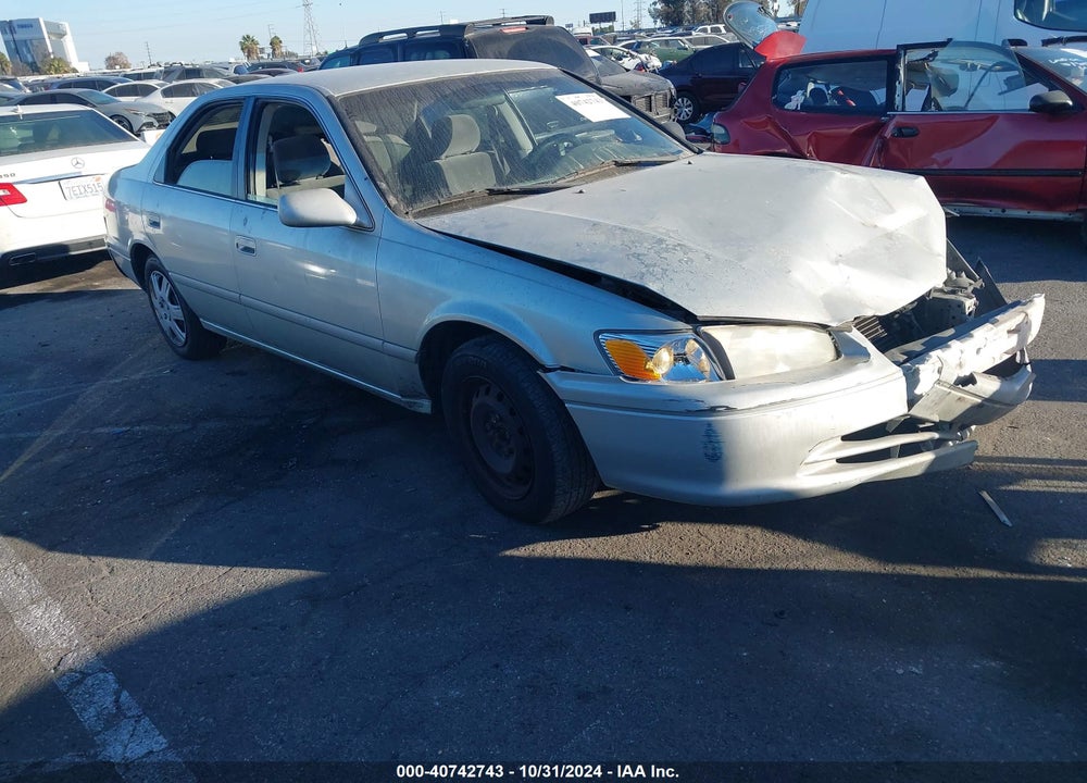 2001 TOYOTA CAMRY LE VIN: JT2BG22K710551812