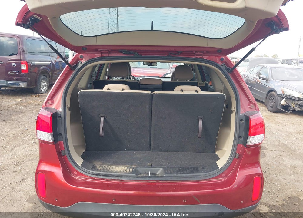 2015 KIA SORENTO LX V6 VIN: 5XYKT4A71FG560552