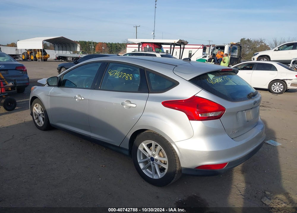 2017 FORD FOCUS SE VIN: 1FADP3K21HL225024