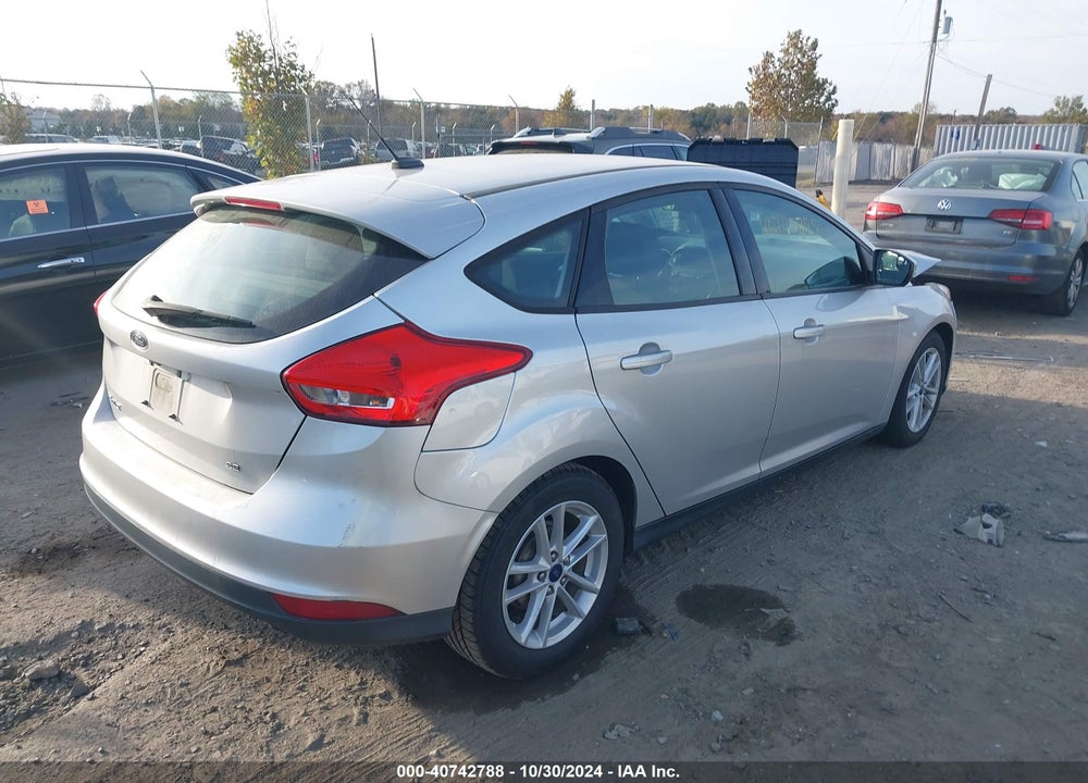 2017 FORD FOCUS SE VIN: 1FADP3K21HL225024