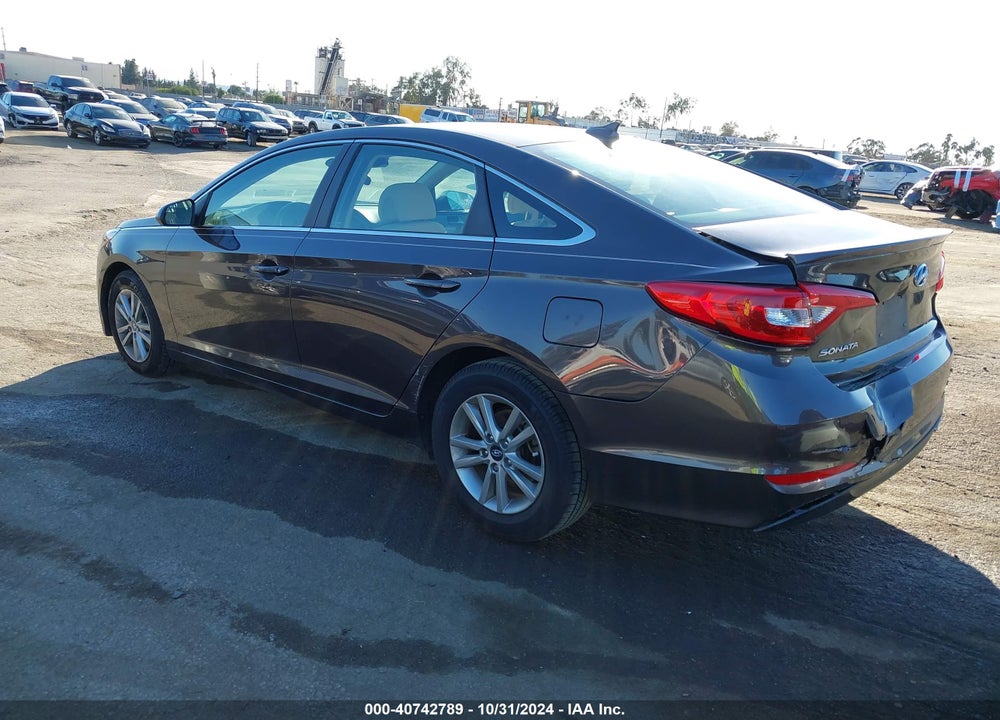 2015 HYUNDAI SONATA SE VIN: 5NPE24AF7FH199800