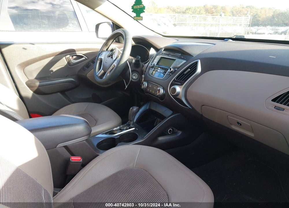 2010 HYUNDAI TUCSON GLS/LIMITED VIN: KM8JUCAC8AU033353