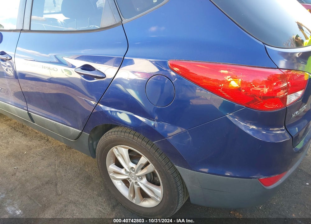 2010 HYUNDAI TUCSON GLS/LIMITED VIN: KM8JUCAC8AU033353