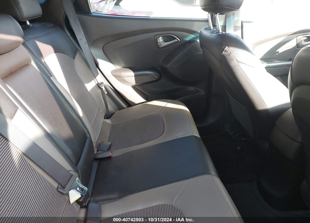 2010 HYUNDAI TUCSON GLS/LIMITED VIN: KM8JUCAC8AU033353