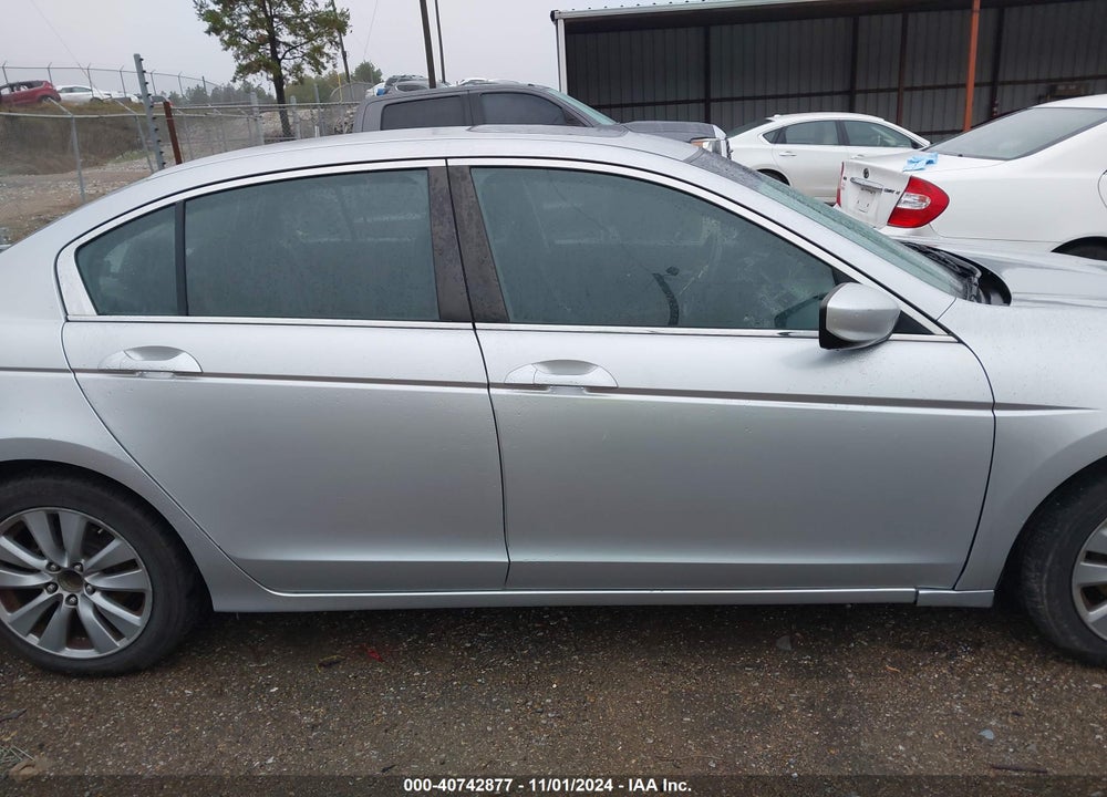 2011 HONDA ACCORD 2.4 EX VIN: 1HGCP2F77BA124094