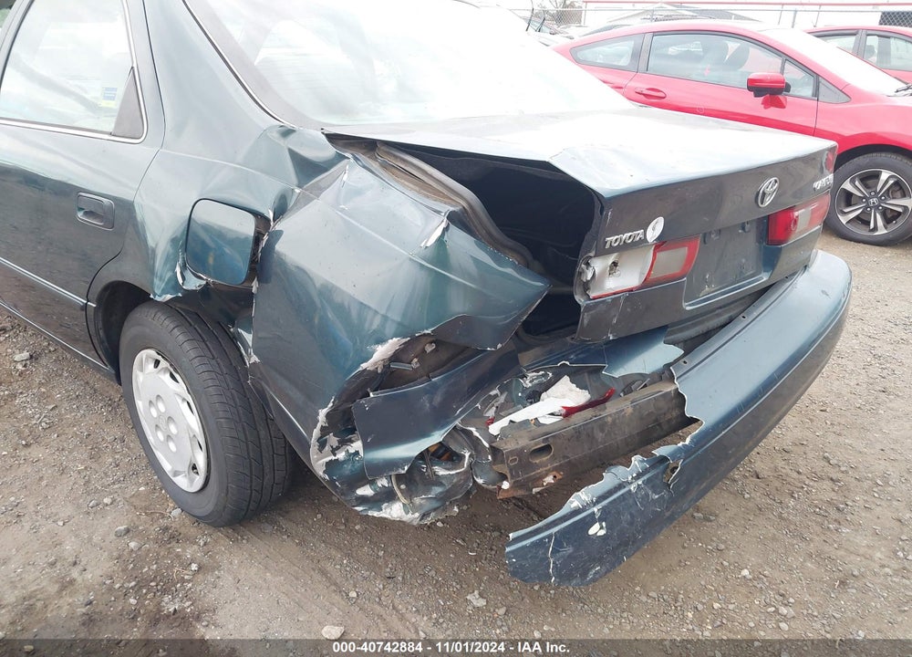 1998 TOYOTA CAMRY LE VIN: 4T1BG22K2WU342285