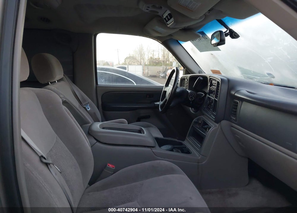 2003 CHEVROLET TAHOE LS VIN: 1GNEK13Z83J102183