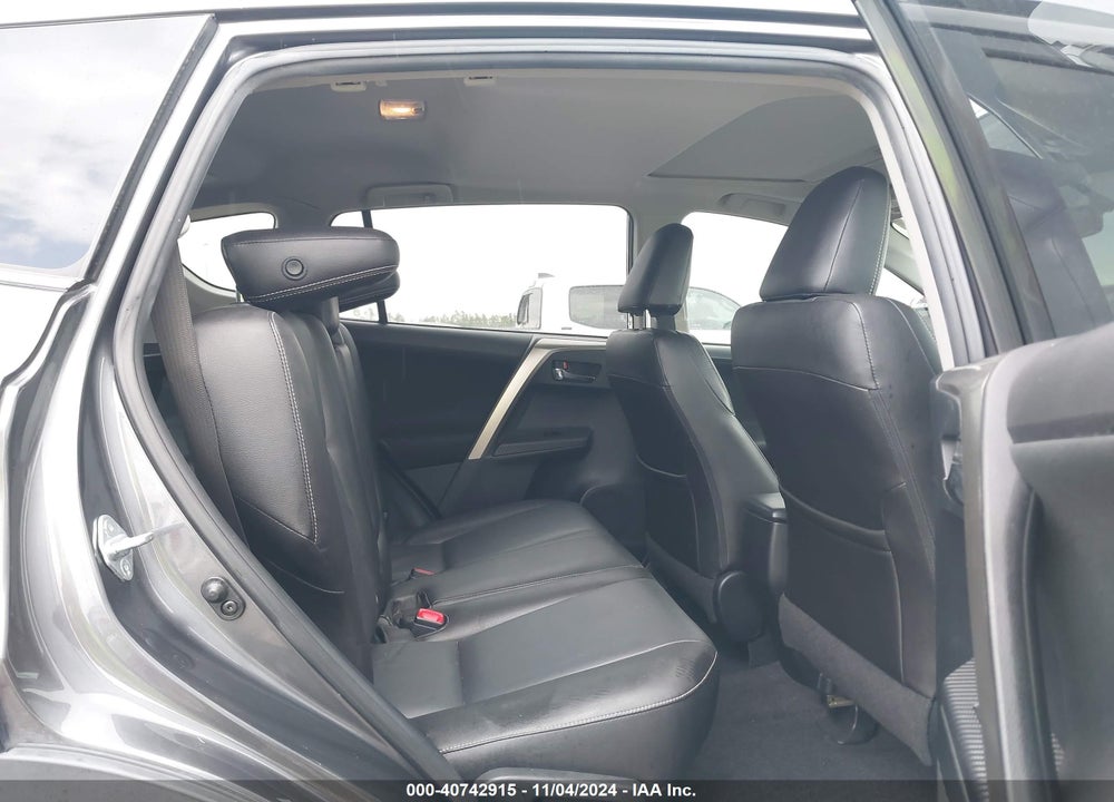 2015 TOYOTA RAV4 XLE VIN: JTMWFREV3FJ026466