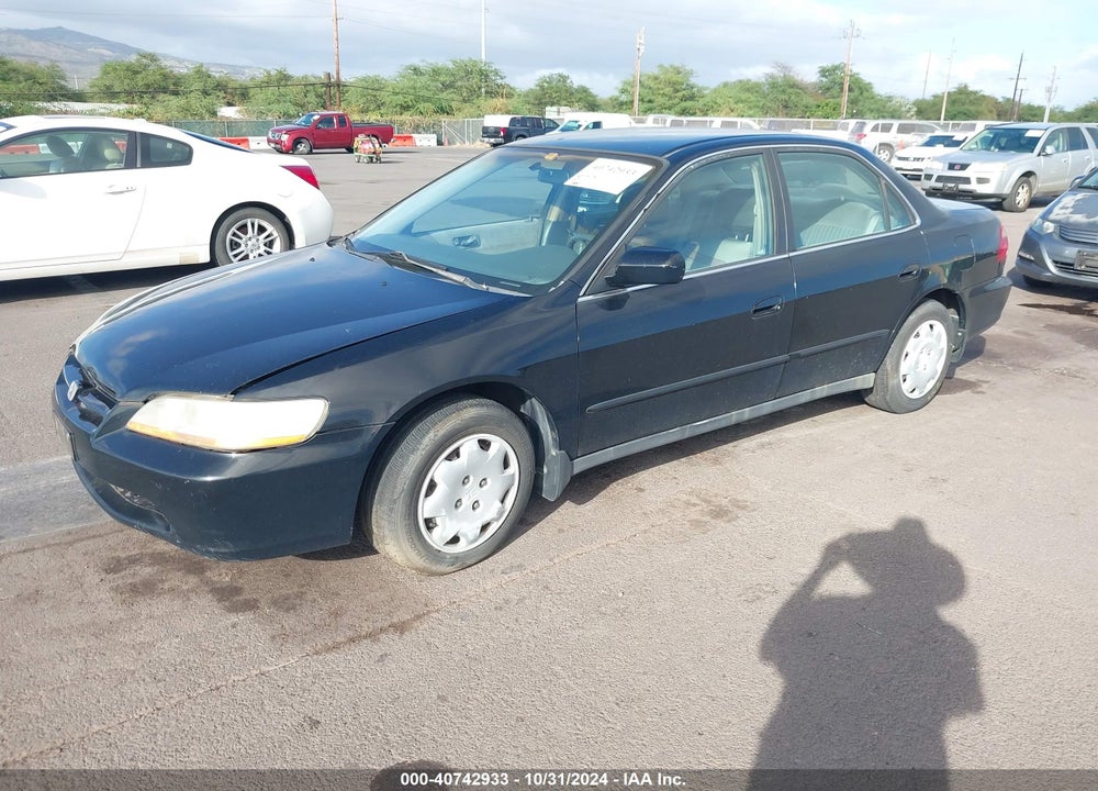 1998 HONDA ACCORD LX VIN: 1HGCG5643WA117155