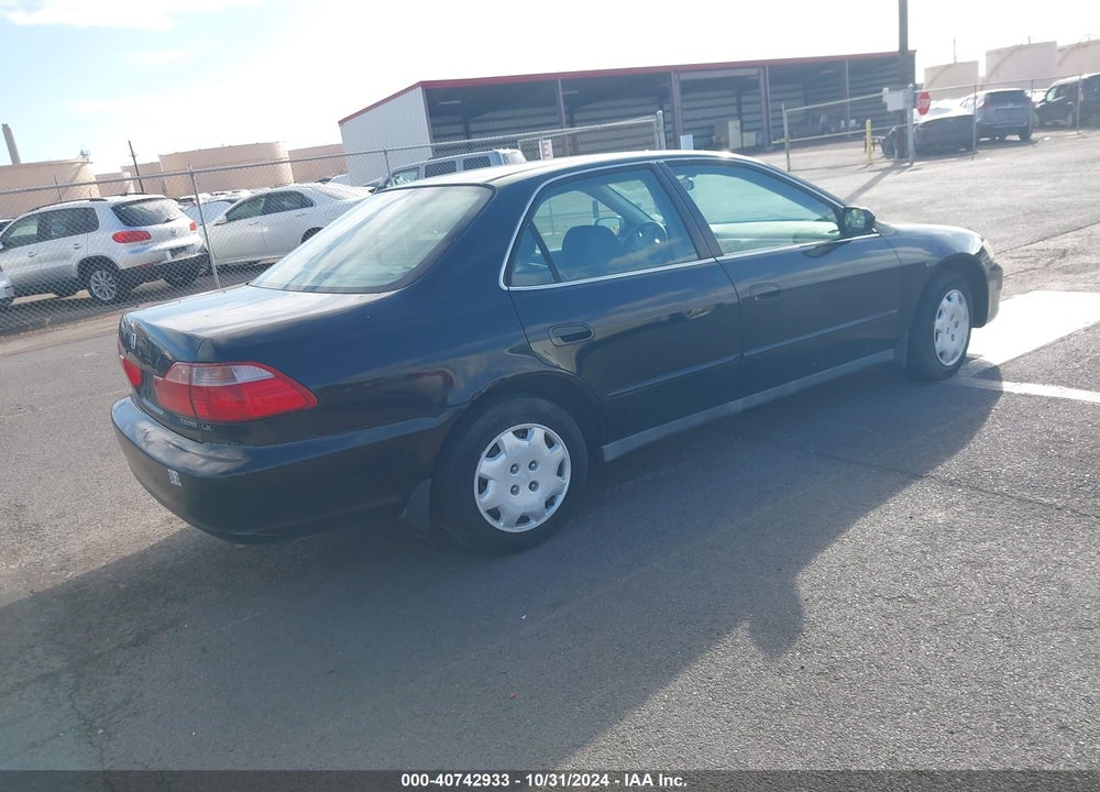 1998 HONDA ACCORD LX VIN: 1HGCG5643WA117155