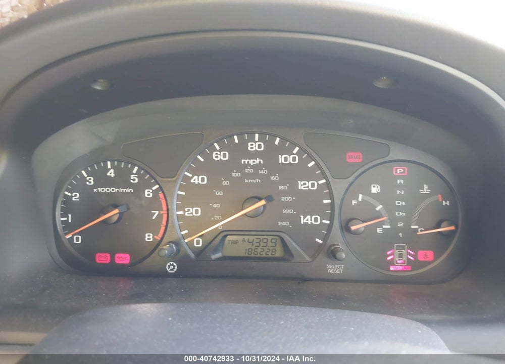 1998 HONDA ACCORD LX VIN: 1HGCG5643WA117155