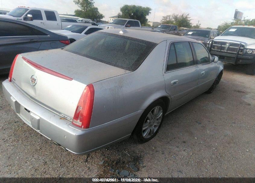 2011 CADILLAC DTS PLATINUM COLLECTION VIN: 1G6KP5ES9BU148769