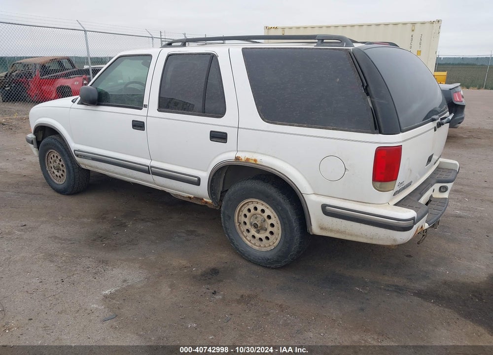 1999 CHEVROLET BLAZER LS VIN: 1GNDT13W7X2171817