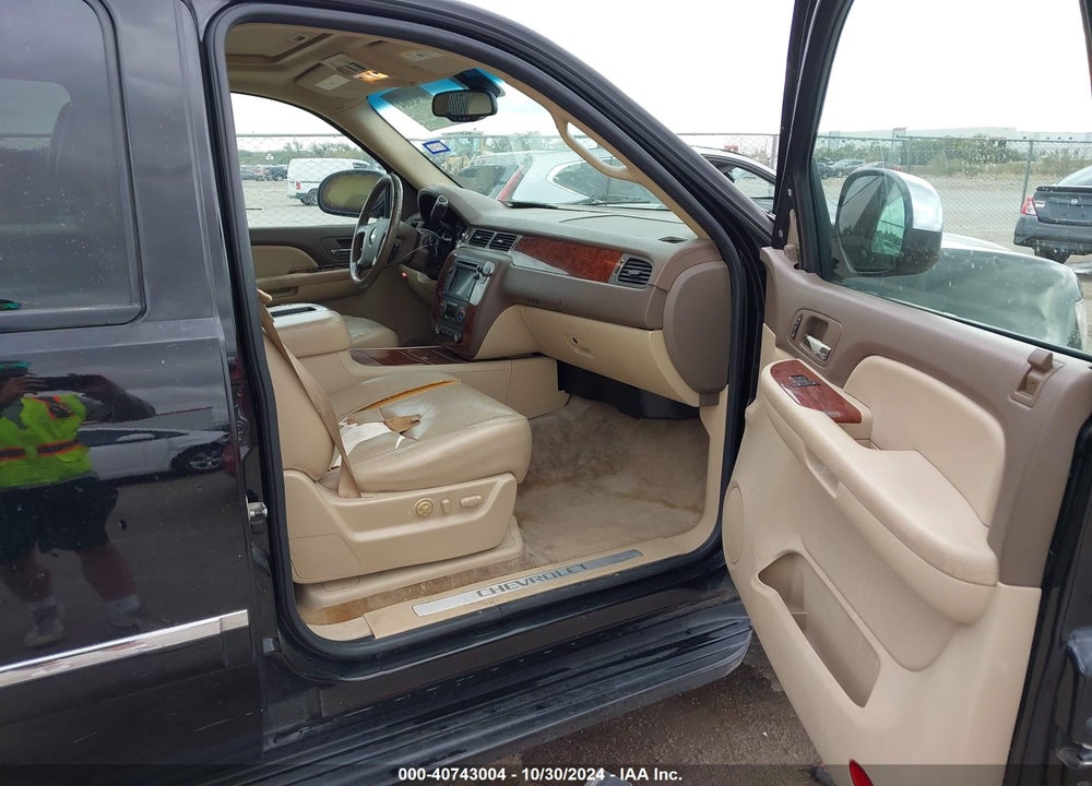 2009 CHEVROLET SUBURBAN 1500 LTZ VIN: 1GNFK36Y19R151822