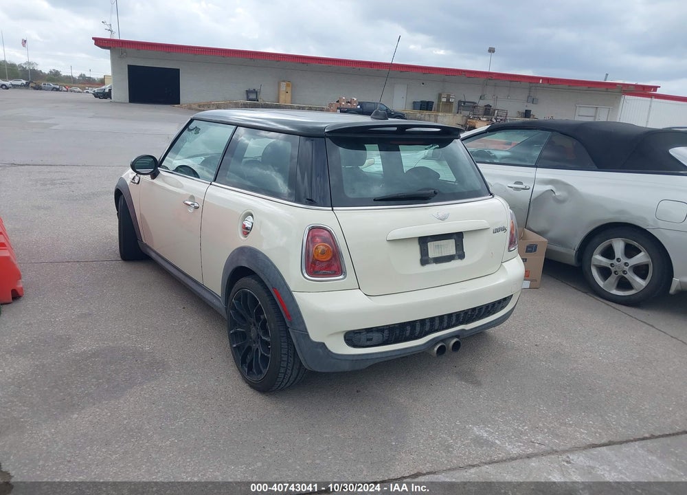 2008 MINI COOPER S VIN: WMWMF73578TV35916