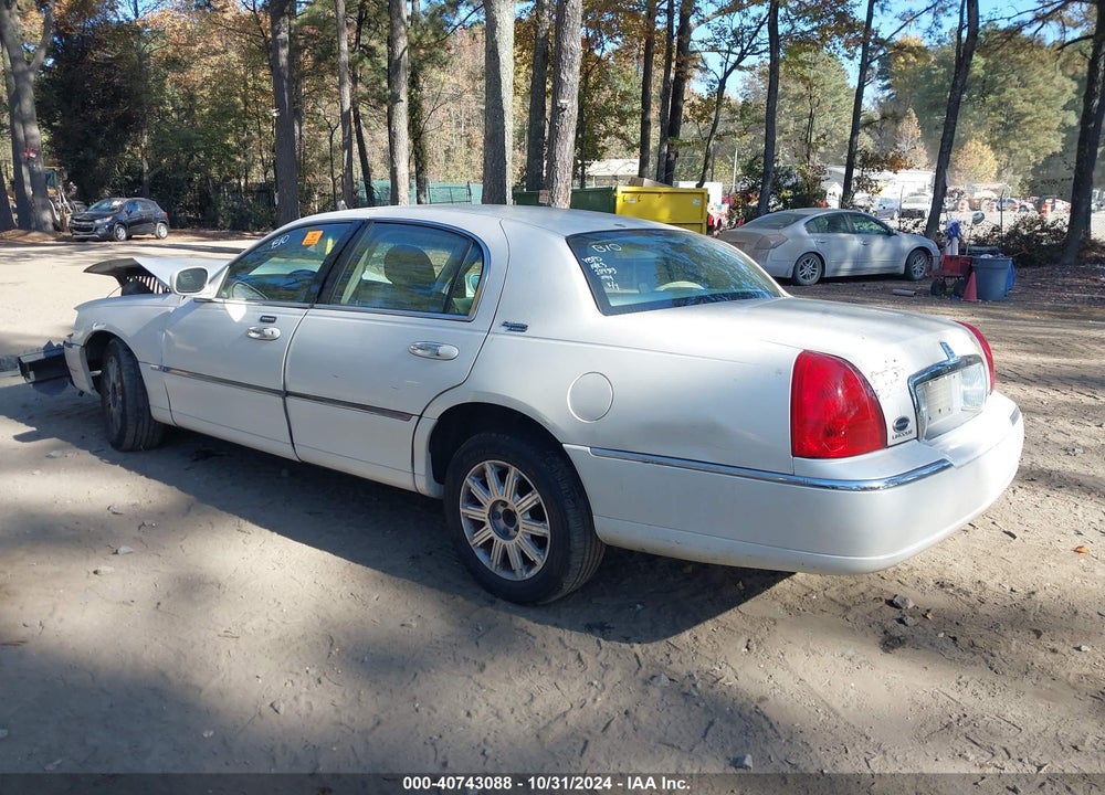 2007 LINCOLN TOWN CAR SIGNATURE LIMITED VIN: 1LNHM82V67Y603024