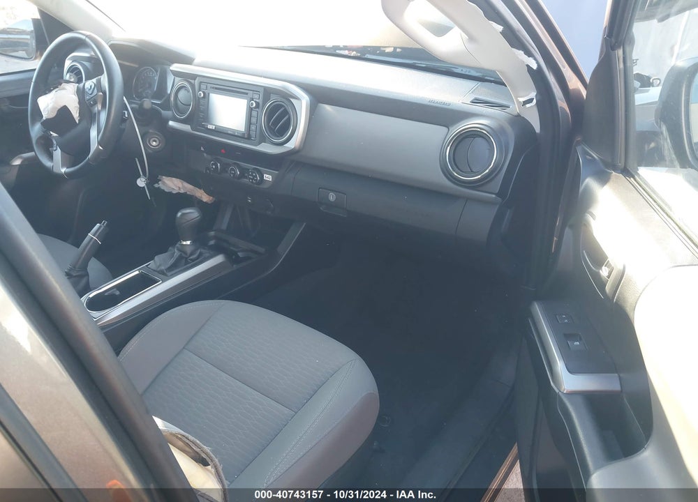 2019 TOYOTA TACOMA SR5 VIN: 5TFAX5GN0KX155737