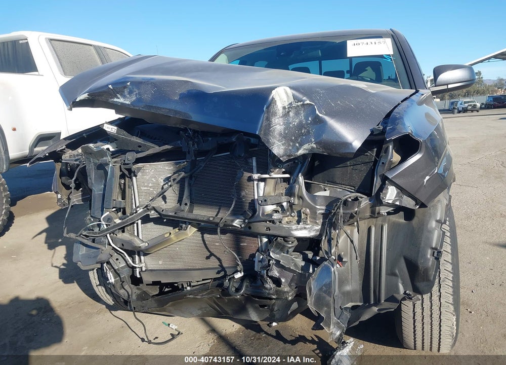 2019 TOYOTA TACOMA SR5 VIN: 5TFAX5GN0KX155737