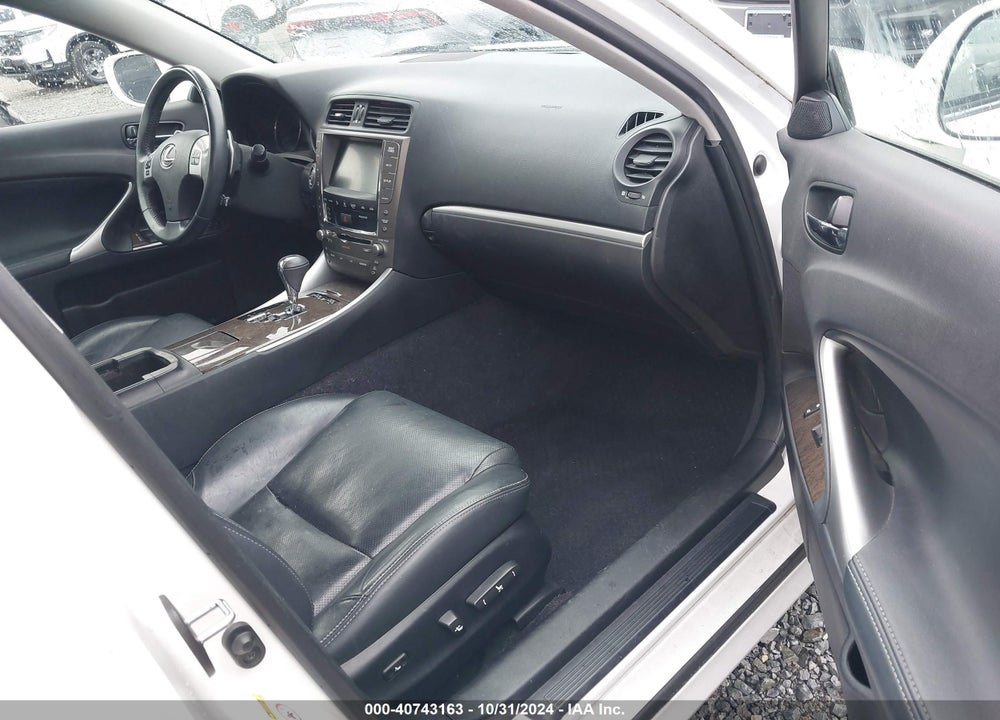 2011 LEXUS IS 250 VIN: JTHCF5C22B5049601