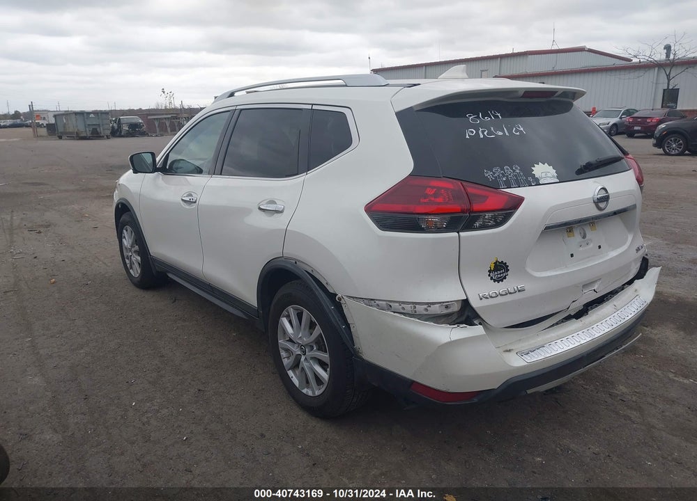 2018 NISSAN ROGUE SV VIN: KNMAT2MV3JP548614