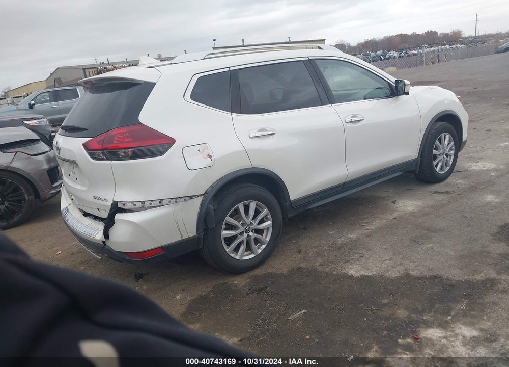 2018 NISSAN ROGUE SV VIN: KNMAT2MV3JP548614