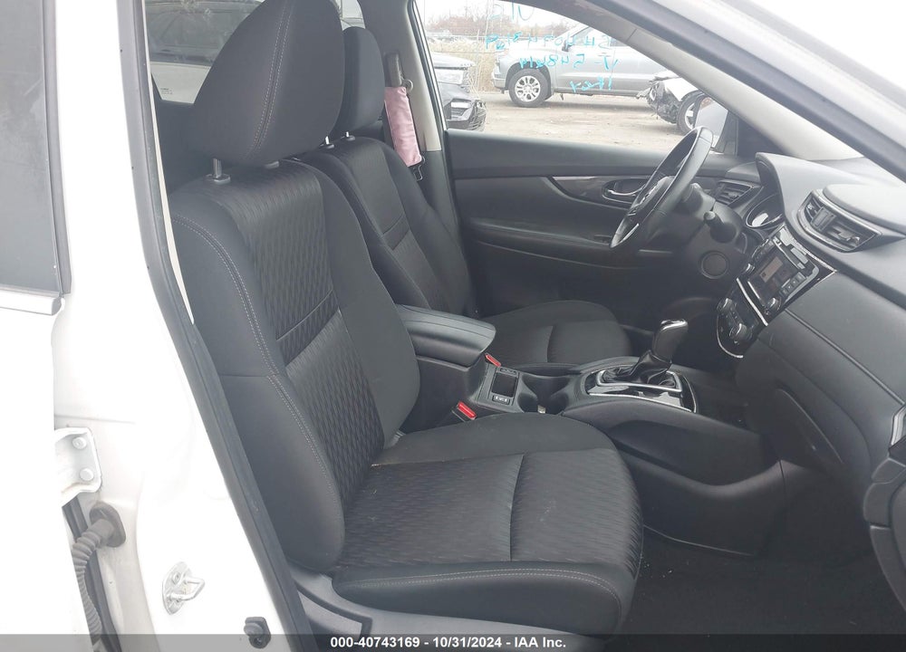 2018 NISSAN ROGUE SV VIN: KNMAT2MV3JP548614