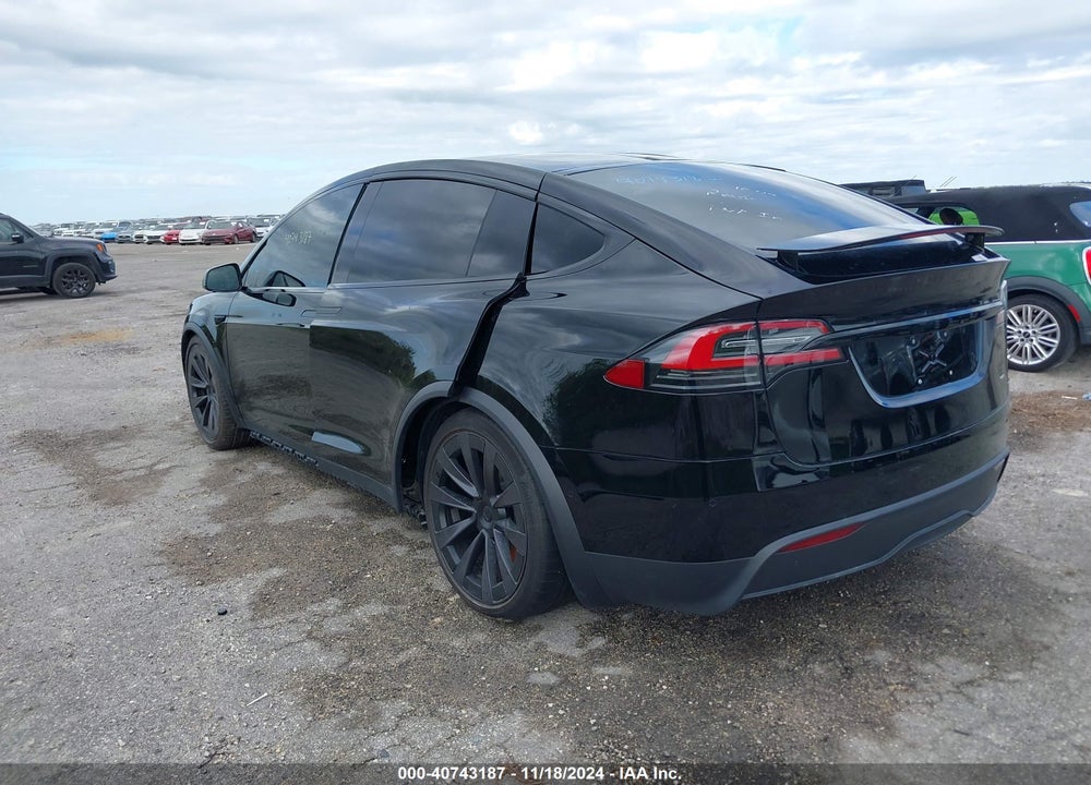 2022 TESLA MODEL X PLAID TRI MOTOR ALL-WHEEL DRIVE VIN: 7SAXCBE69NF331976