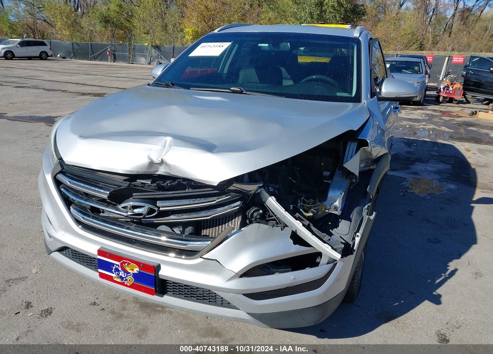2017 HYUNDAI TUCSON LIMITED VIN: KM8J3CA24HU582827