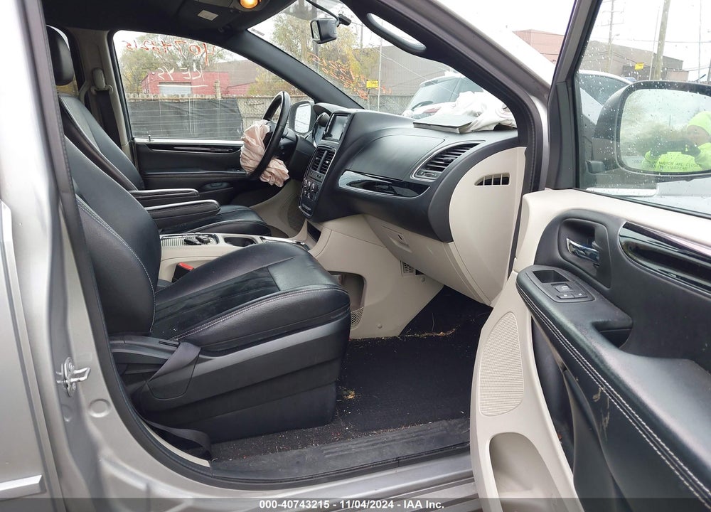 2017 DODGE GRAND CARAVAN VIN: 2C4RDGCG5HR605520