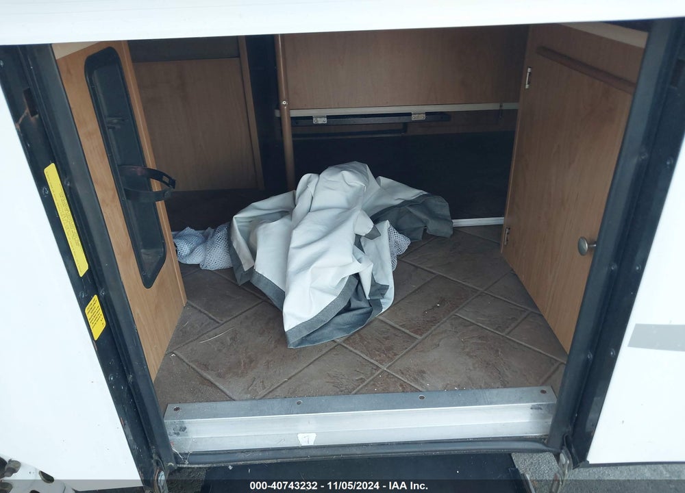 2010 FLEETWOOD DESTINY YUMA VIN: 4CG656F17A7223385