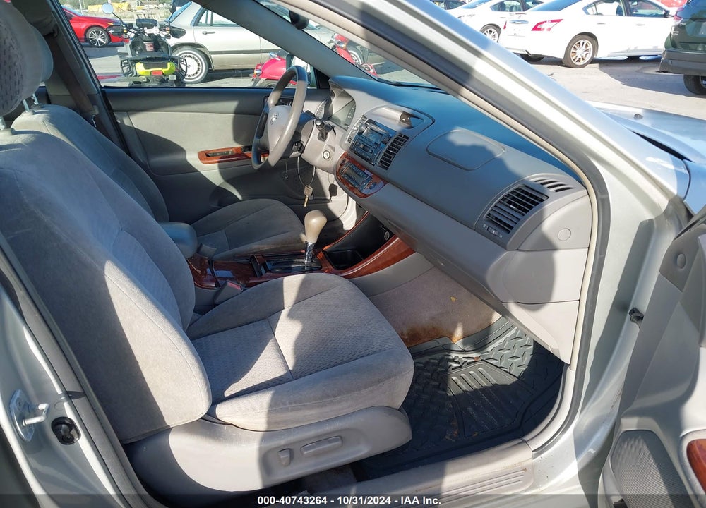 2002 TOYOTA CAMRY XLE VIN: 4T1BE32K82U032745