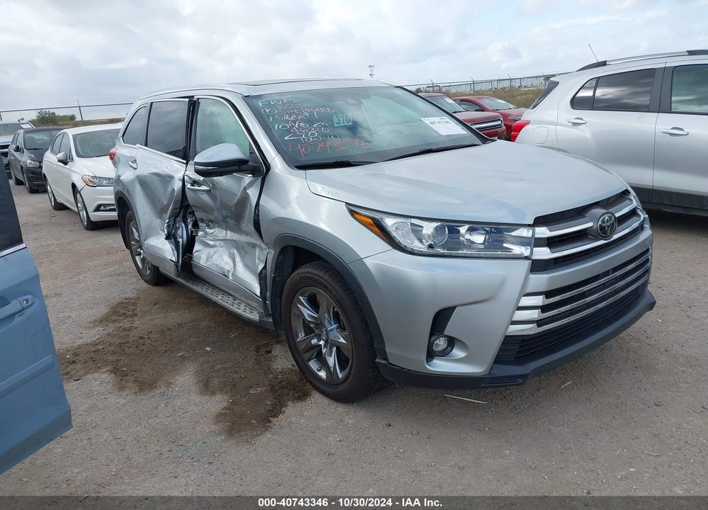 2019 TOYOTA HIGHLANDER LIMITED/PLATINUM VIN: 5TDYZRFH6KS323530