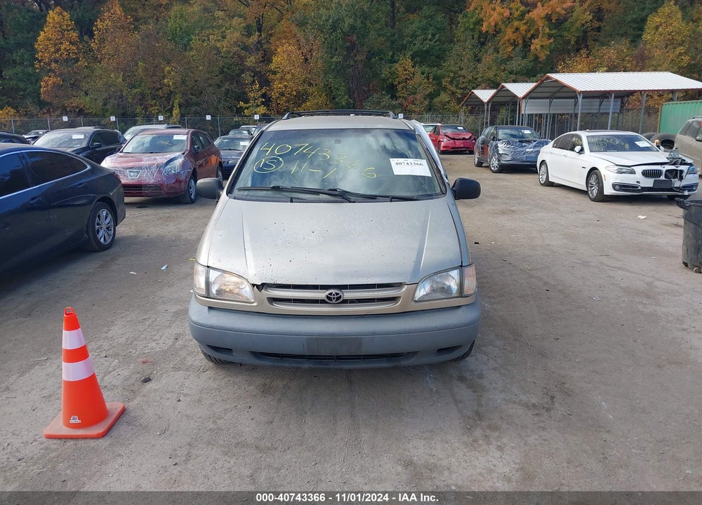 2000 TOYOTA SIENNA LE VIN: 4T3ZF13C4YU311469