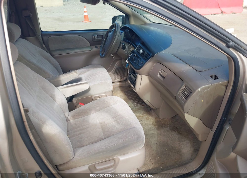 2000 TOYOTA SIENNA LE VIN: 4T3ZF13C4YU311469