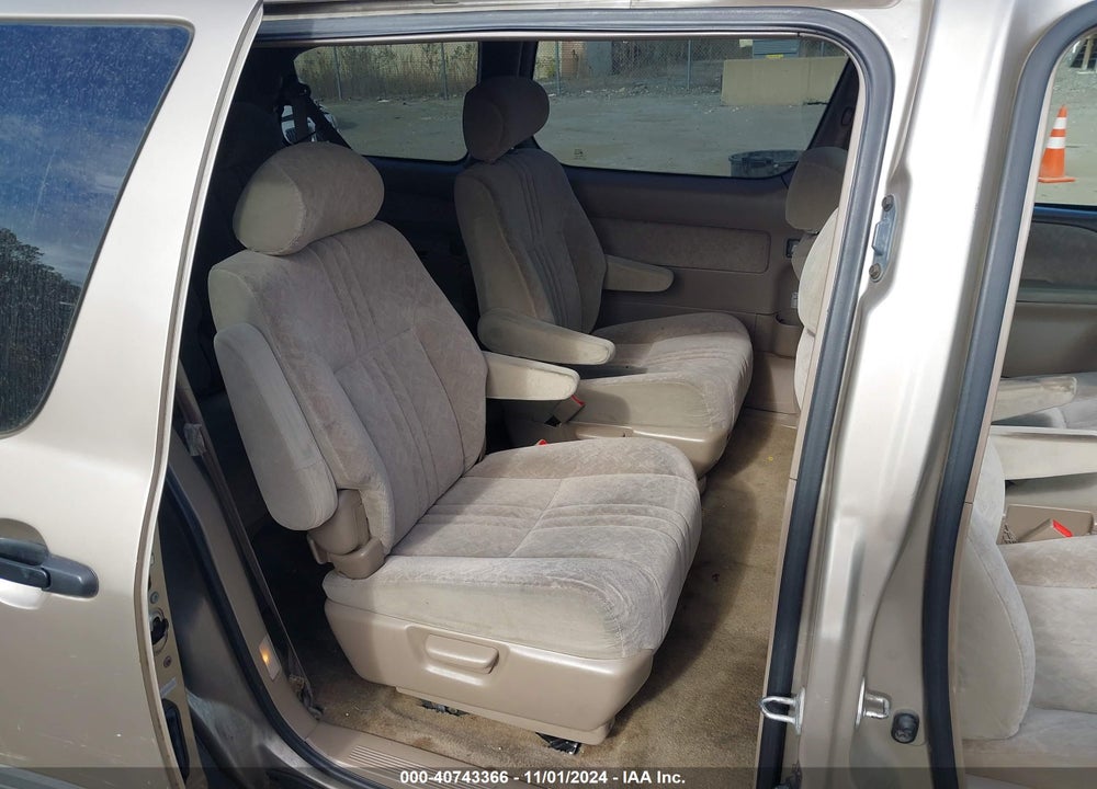 2000 TOYOTA SIENNA LE VIN: 4T3ZF13C4YU311469