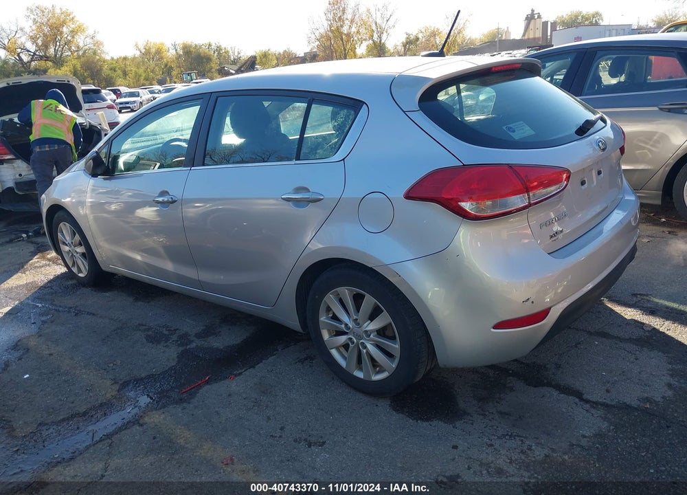 2015 KIA FORTE EX VIN: KNAFX5A82F5418589