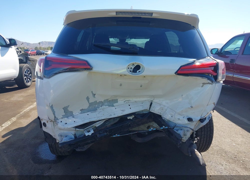 2018 TOYOTA RAV4 LE VIN: 2T3ZFREVXJW469026