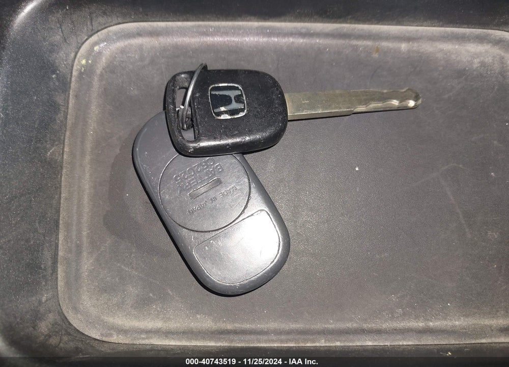 2004 HONDA CIVIC LX VIN: 1HGEM21624L008356