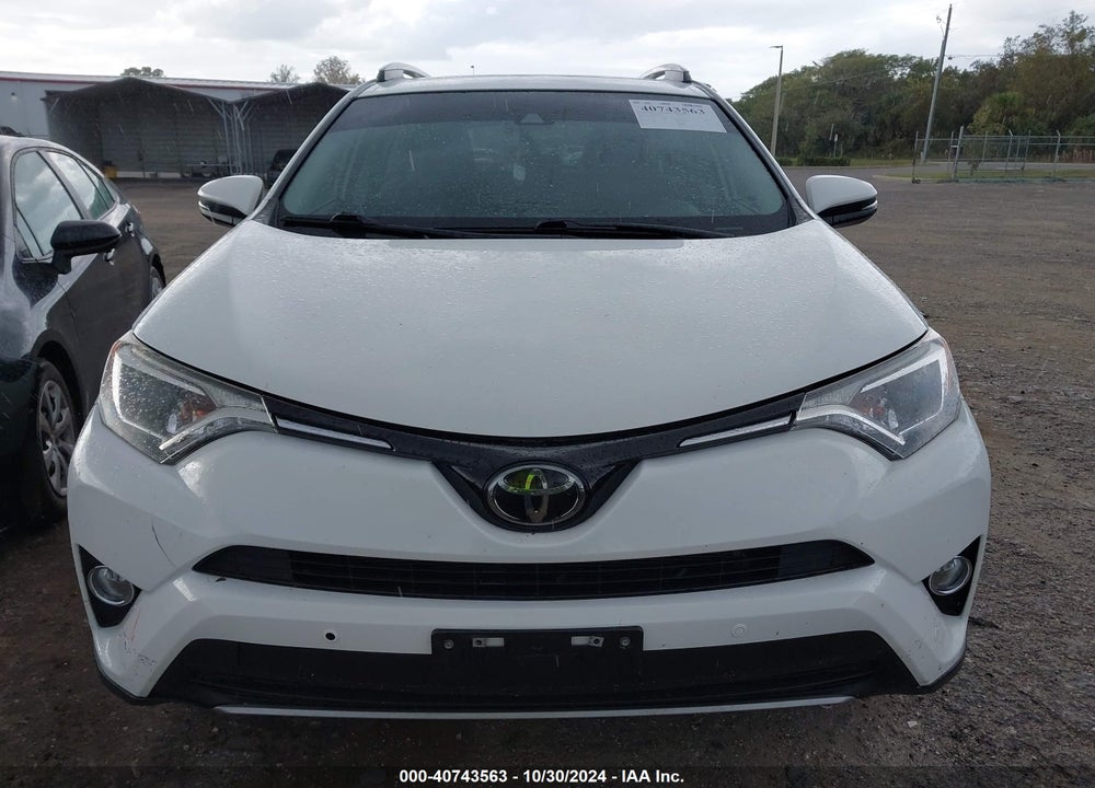 2018 VENTURE TOYOTA RAV4 AD/XLE VIN: JTMWFREV0JJ151420