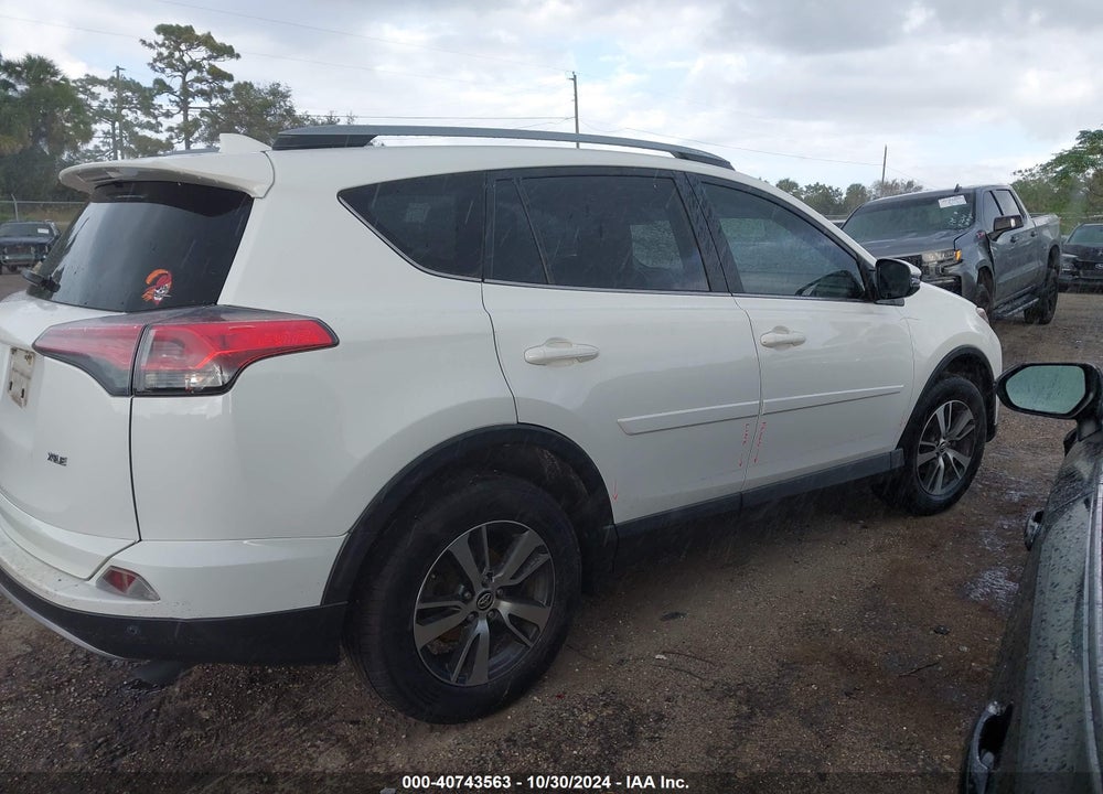 2018 VENTURE TOYOTA RAV4 AD/XLE VIN: JTMWFREV0JJ151420