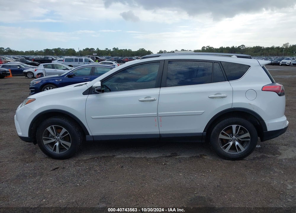 2018 VENTURE TOYOTA RAV4 AD/XLE VIN: JTMWFREV0JJ151420