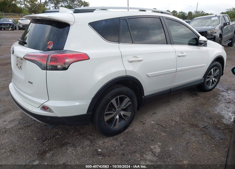 2018 VENTURE TOYOTA RAV4 AD/XLE VIN: JTMWFREV0JJ151420