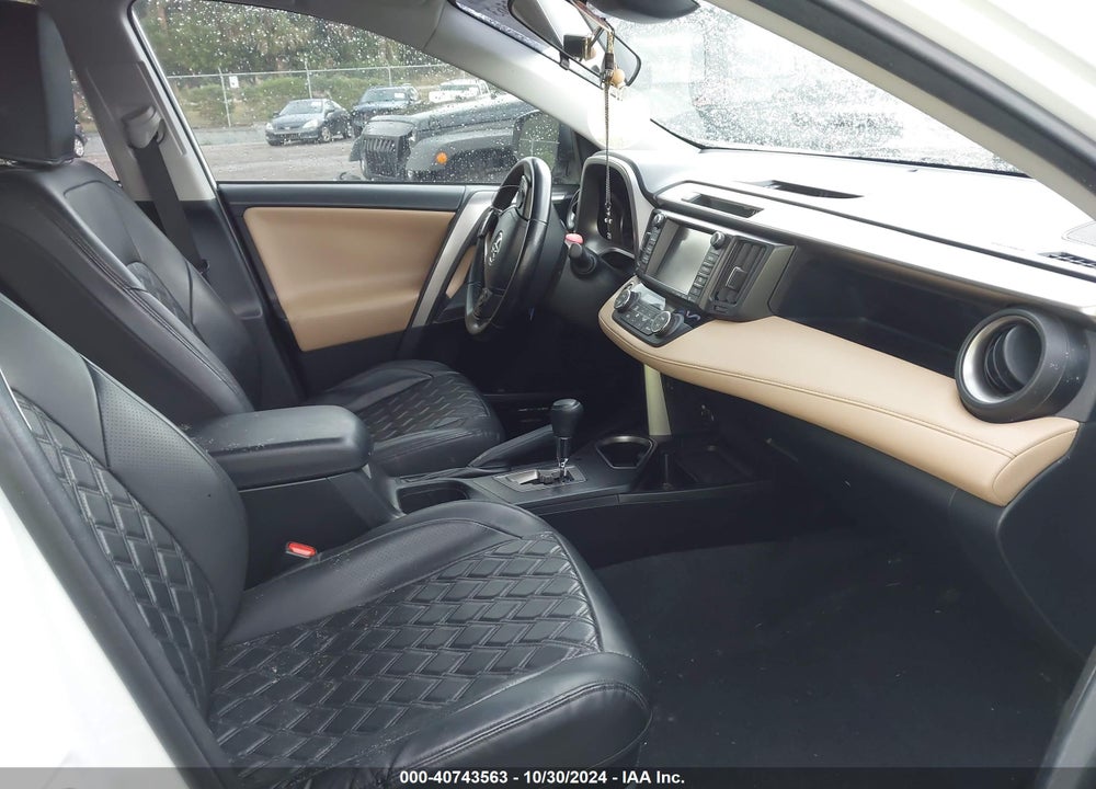 2018 VENTURE TOYOTA RAV4 AD/XLE VIN: JTMWFREV0JJ151420
