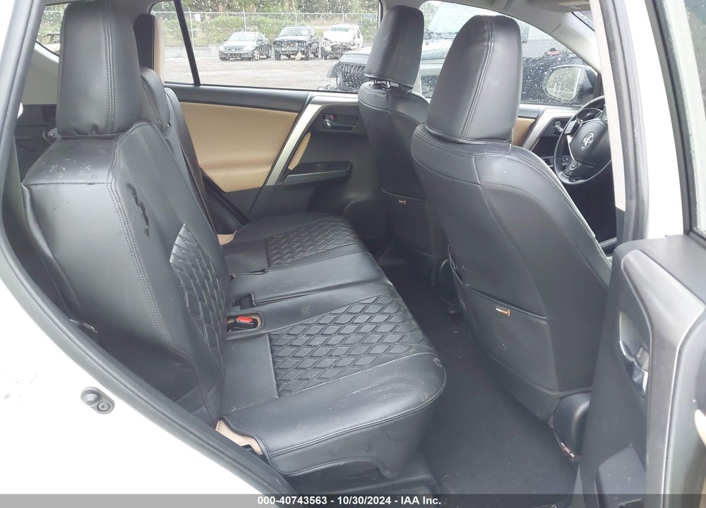 2018 VENTURE TOYOTA RAV4 AD/XLE VIN: JTMWFREV0JJ151420