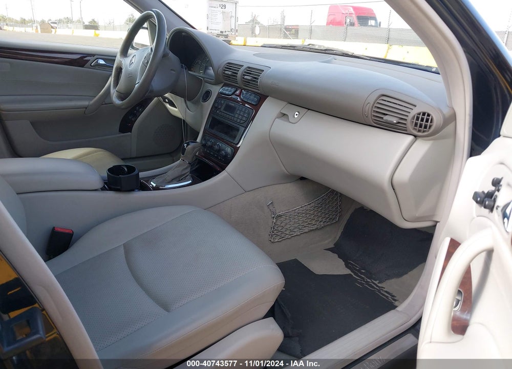 2003 MERCEDES-BENZ C 240 VIN: WDBRF61J23F437501