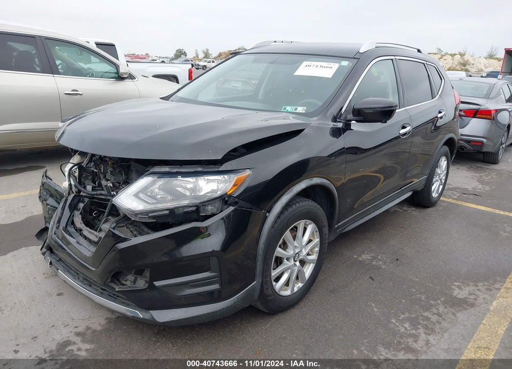 2018 NISSAN ROGUE SV VIN: KNMAT2MV2JP523607