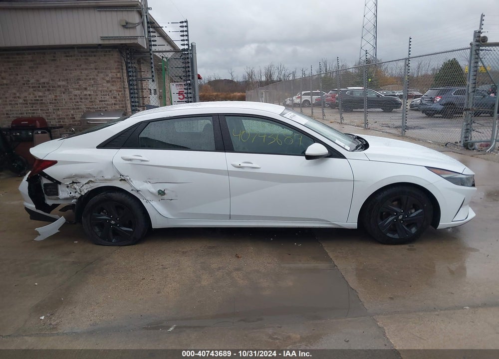 2021 HYUNDAI ELANTRA SEL VIN: 5NPLM4AG1MH011490